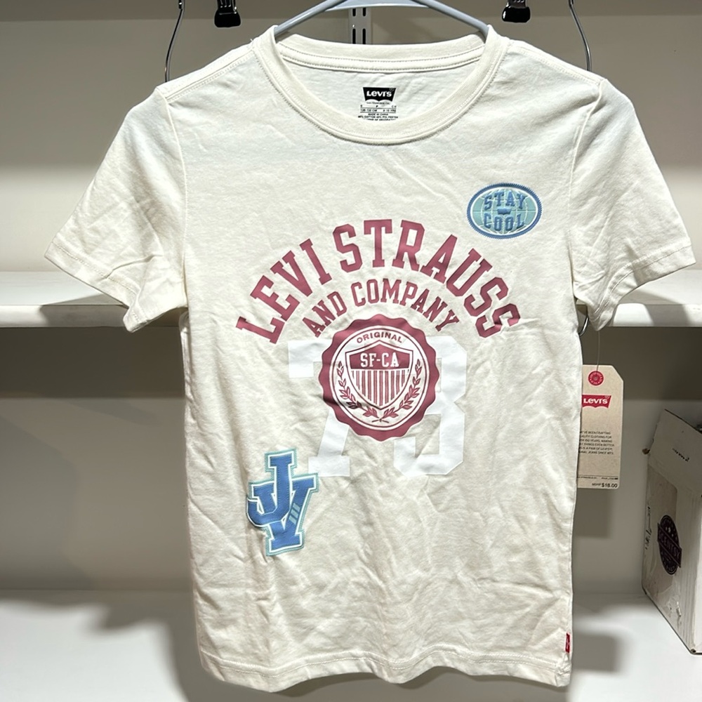NWT Levi’s top
